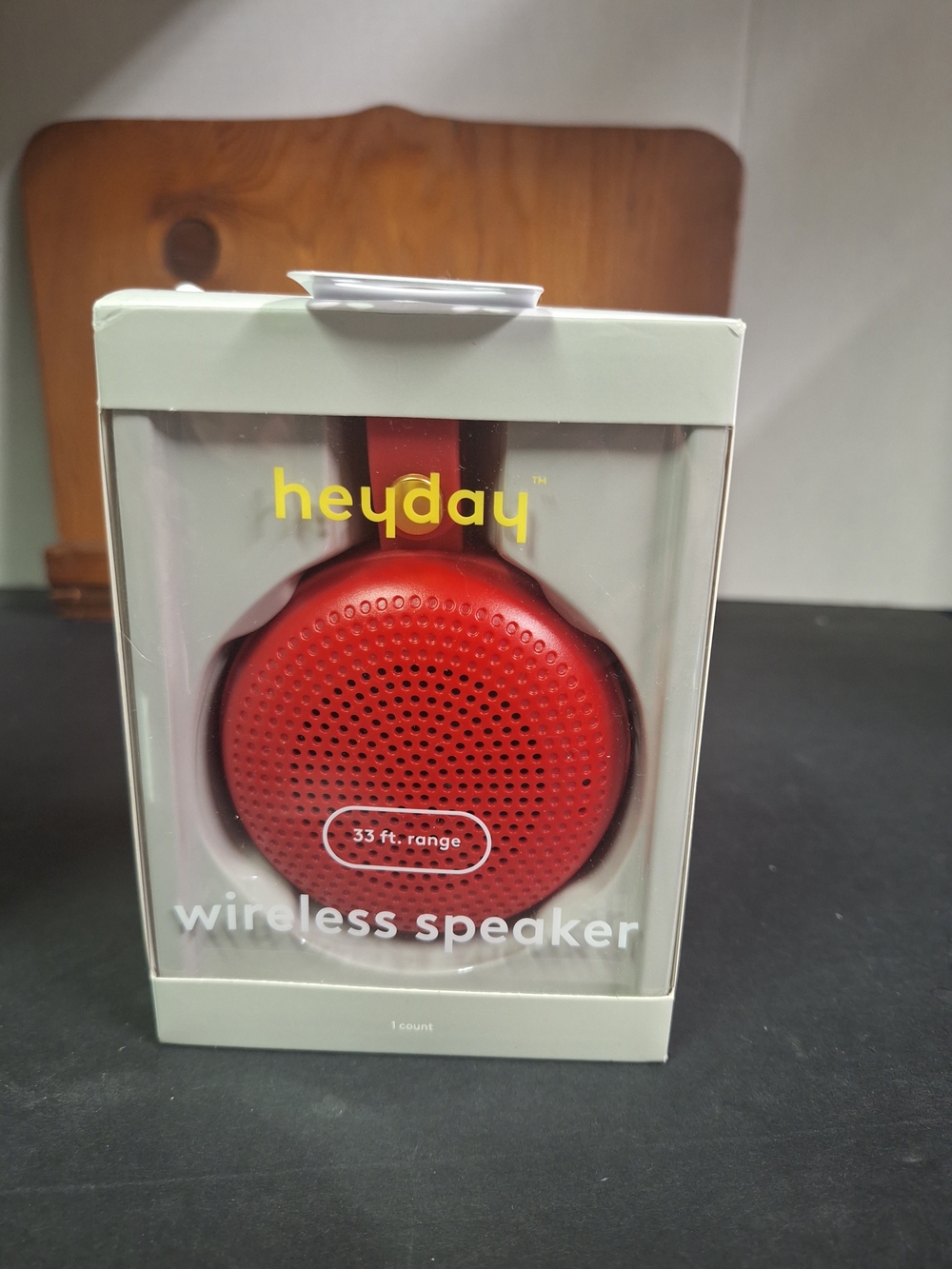 heyday Red Wireless Speaker with Compact Clip